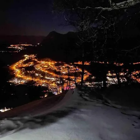 Notvollen Lyngen, Kjosveien 383, Hébergement de vacances Lyngseidet