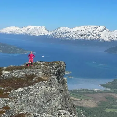 Notvollen Lyngen, Kjosveien 383,