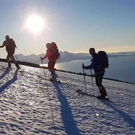 Notvollen Lyngen, Kjosveien 383, 펜션 Lyngseidet