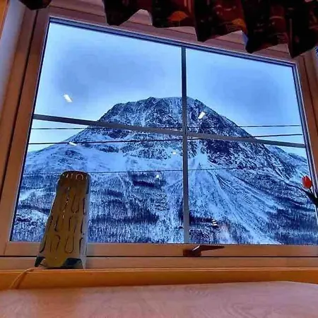 Notvollen Lyngen, Kjosveien 383, 펜션 *