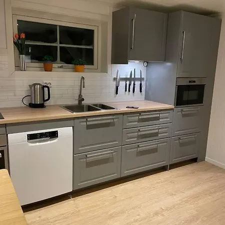Notvollen Lyngen, Kjosveien 383, *
