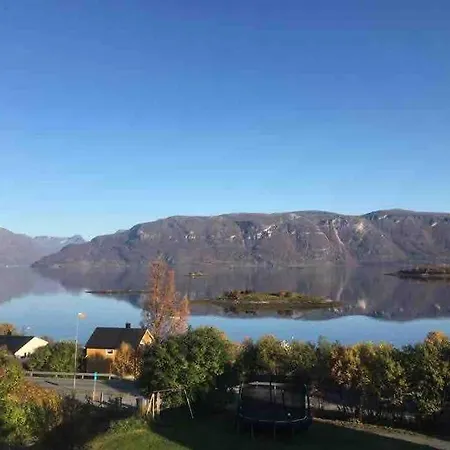 Notvollen Lyngen, Kjosveien 383,