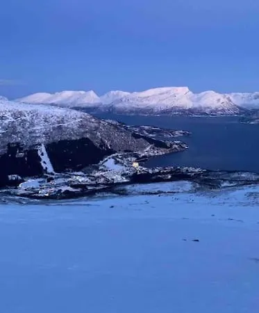 Notvollen Lyngen, Kjosveien 383, * Lyngseidet