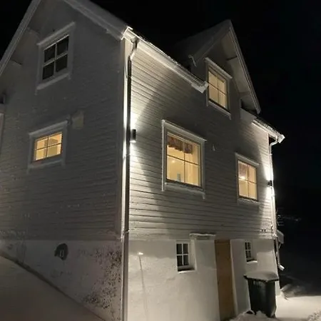 Notvollen Lyngen, Kjosveien 383,